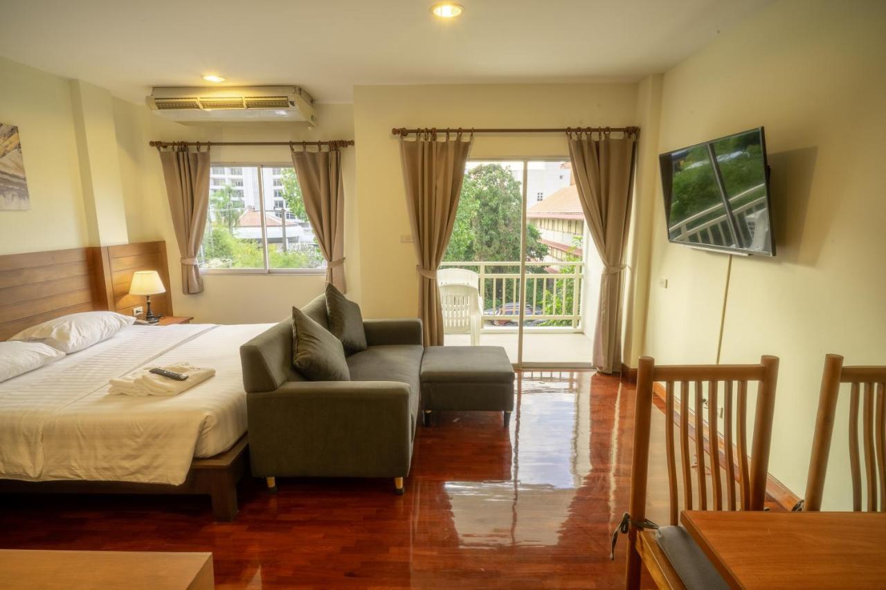 Baan Chuan Chom Pattaya Hotel Exterior foto